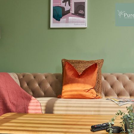 Superb House Manchester Near Etihad With Free Parking Sleeps 8 Exterior photo