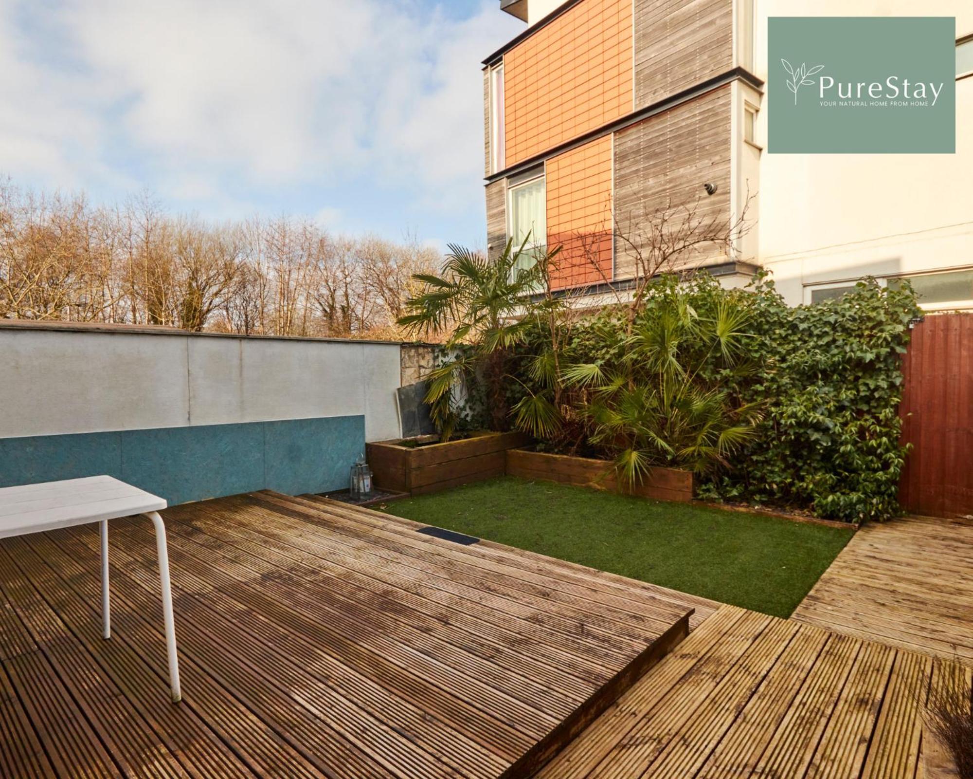 Superb House Manchester Near Etihad With Free Parking Sleeps 8 Exterior photo
