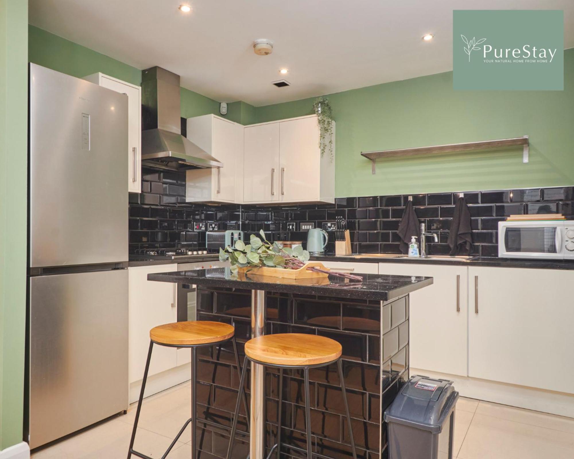 Superb House Manchester Near Etihad With Free Parking Sleeps 8 Exterior photo