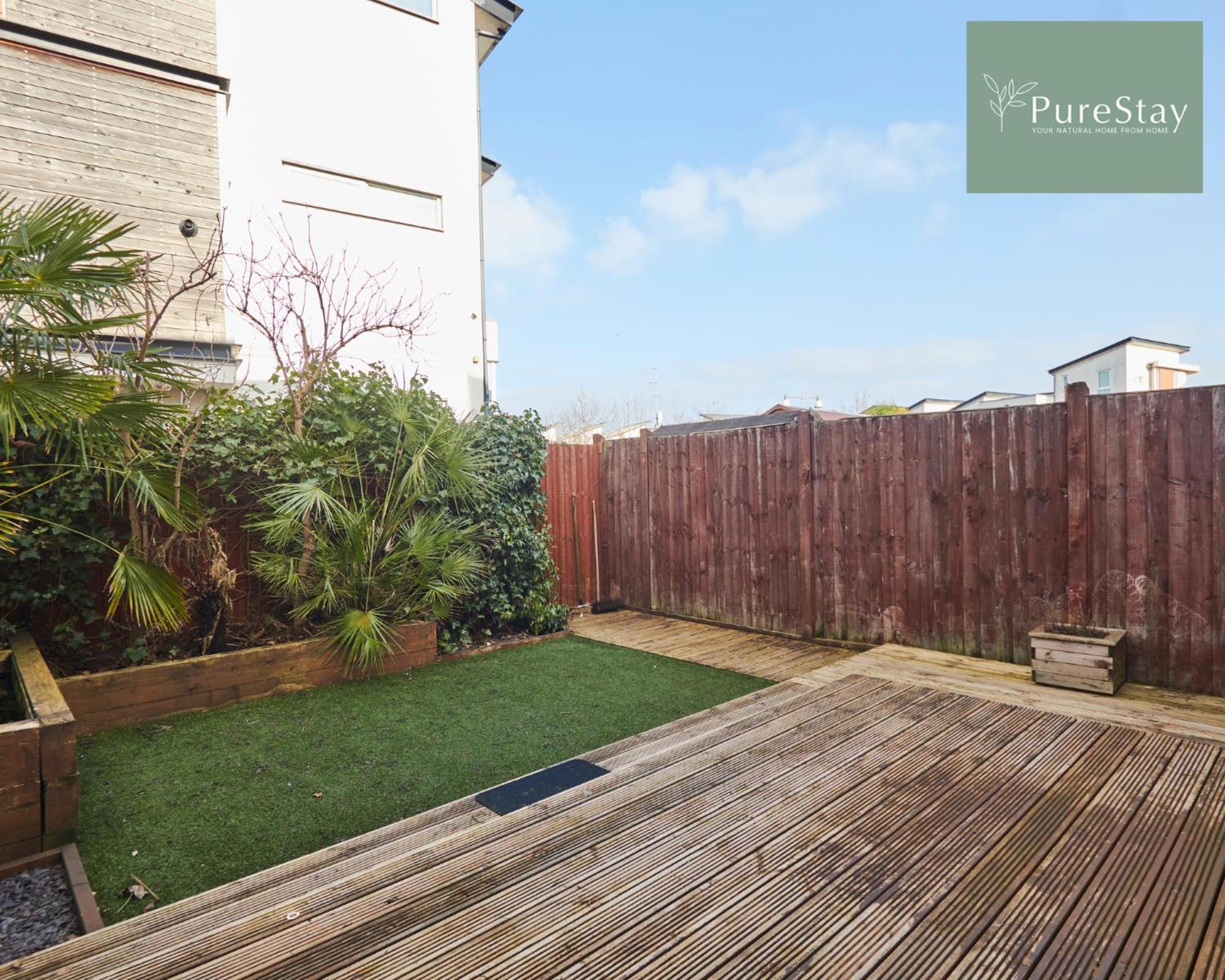 Superb House Manchester Near Etihad With Free Parking Sleeps 8 Exterior photo
