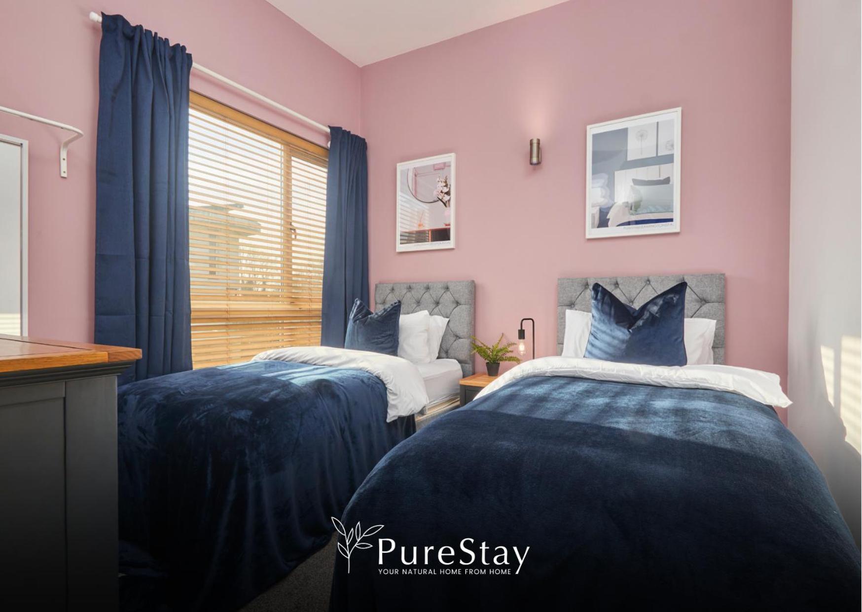 Superb House Manchester Near Etihad With Free Parking Sleeps 8 Exterior photo
